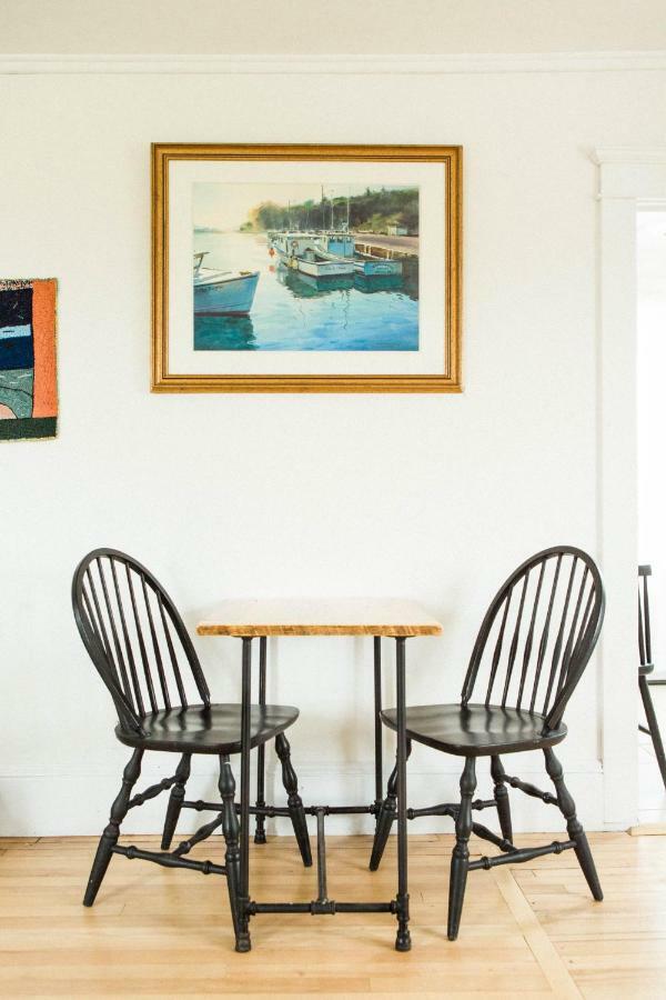 Salty Rose'S And The Periwinkle Cafe Hotel Ингониш Екстериор снимка